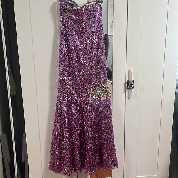 Beautiful Purple Dress long with sequins and gems - Picture 3 of 4